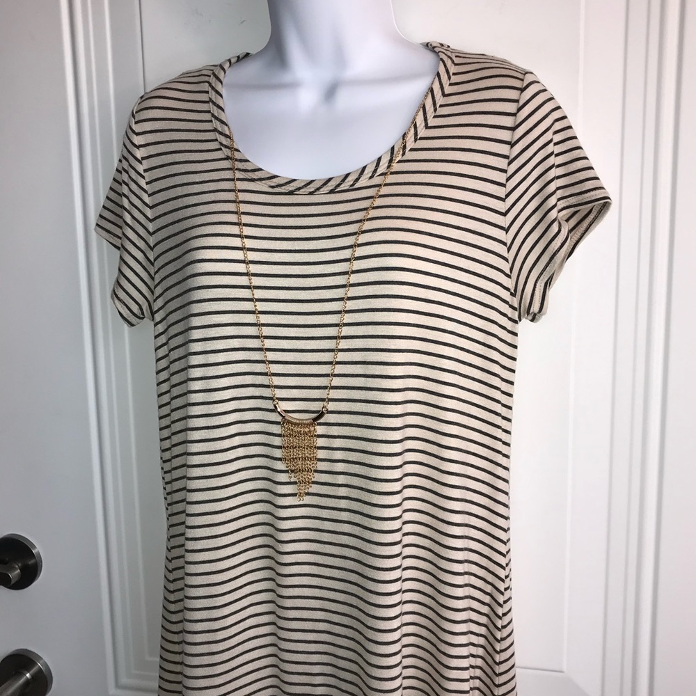 🔴 4/$15 Forever Rose striped ss dress with attached necklace in size Jrs XL NWT - Picture 5 of 11